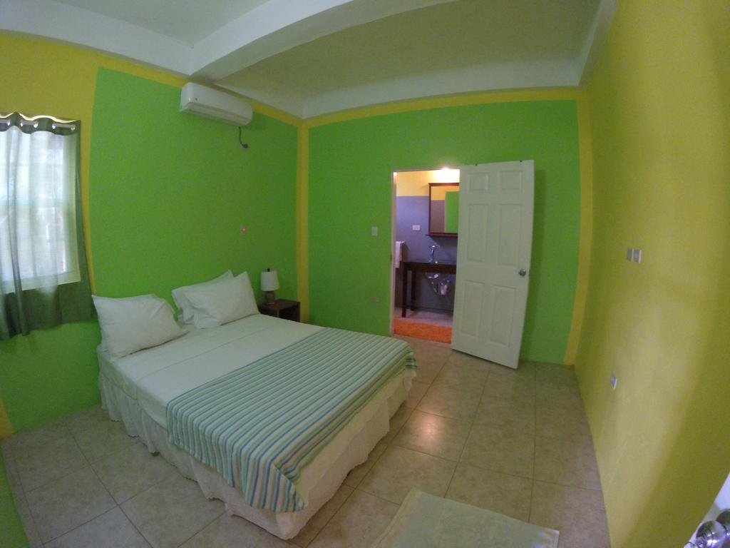 Fish Tobago Guesthouse Buccoo Ngoại thất bức ảnh